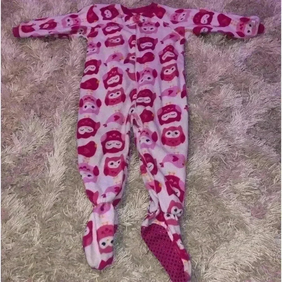 Set of 6 footed pajamas 3 Carters 1 Sesame Street 1 Place 1 Disney size 2T - Picture 4 of 7